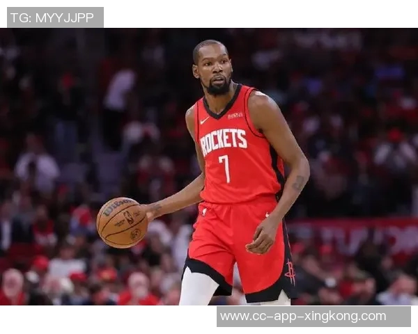 杜兰特对Shams比赛中看手机表示不满呼吁尊重比赛精神